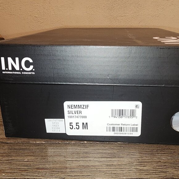 I.N.C. INTERNATIONAL CONCEPTS WOMENS NEMMZI BOW DRESS SANDALS NWT SILVER… - Picture 3 of 12